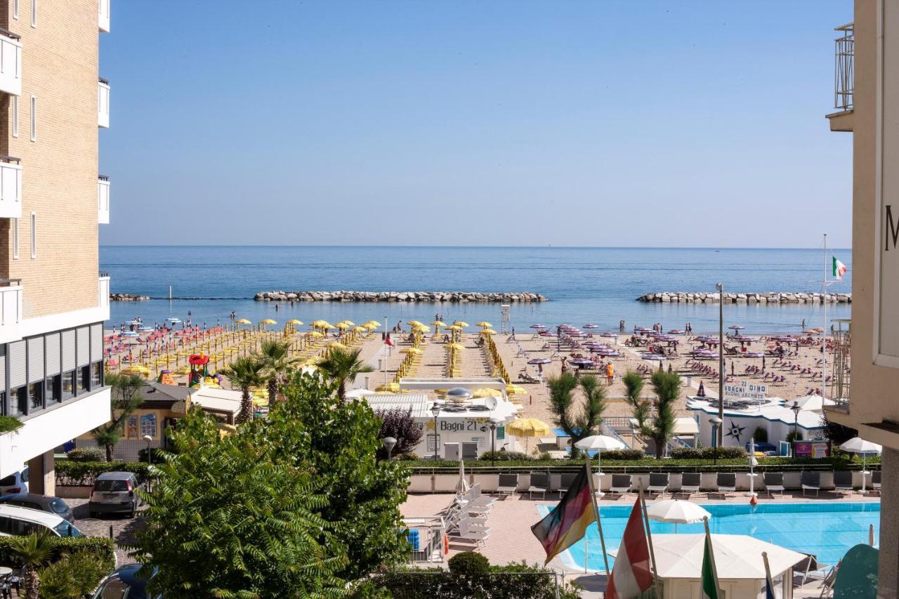 Beach Residence Gabicce Mare Exterior photo