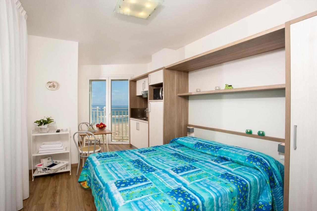 Beach Residence Gabicce Mare Exterior photo