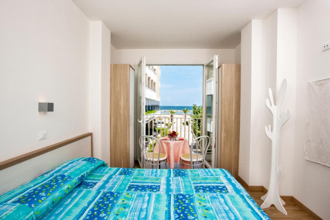 Beach Residence Gabicce Mare Exterior photo